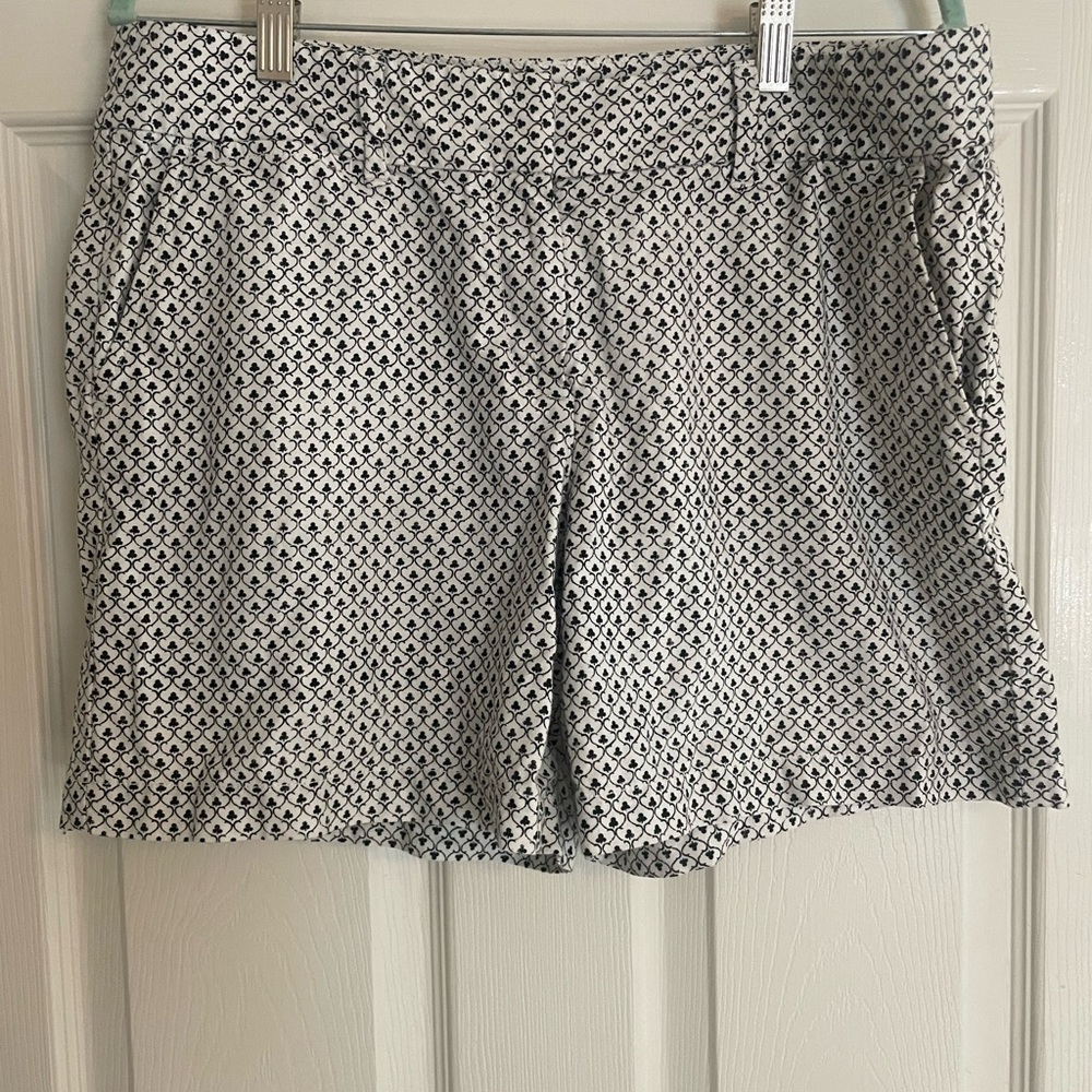 Loft Shorts with Spades Size 8